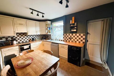 Three Bed Terraced Silsden (29).jpg