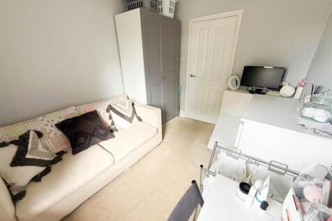Three Bed Terraced Silsden (7).jpg