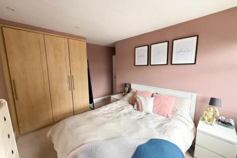 Three Bed Terraced Silsden (13).jpg