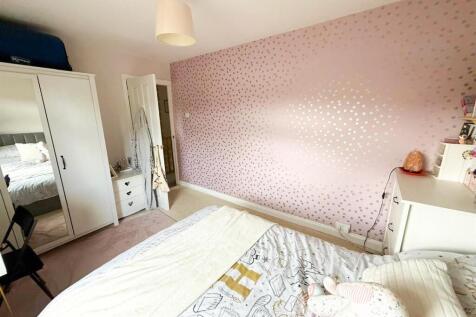 Three Bed Terraced Silsden (17).jpg