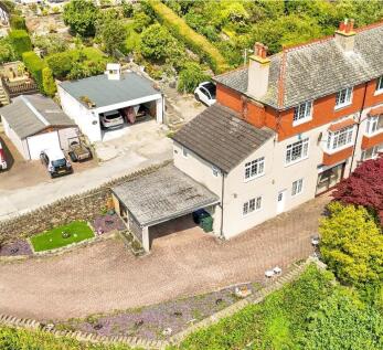 5 Bed Semi Detached property in Riddlesden
