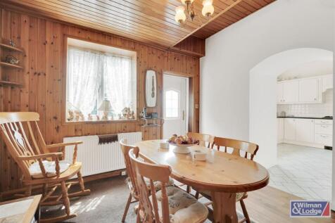 5 Bed Semi Detached property in Riddlesden