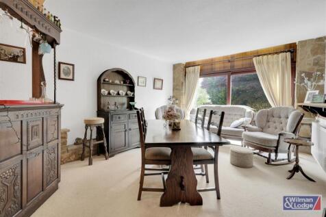 5 Bed Semi Detached property in Riddlesden