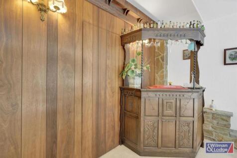5 Bed Semi Detached property in Riddlesden