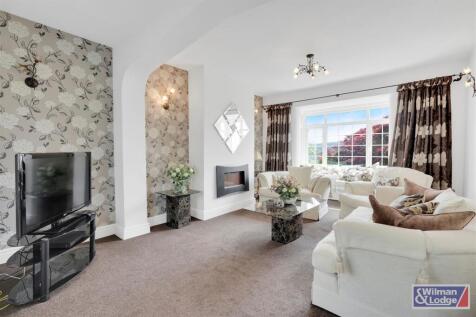 5 Bed Semi Detached property in Riddlesden