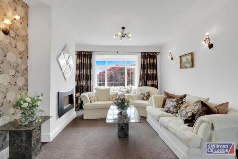 5 Bed Semi Detached property in Riddlesden