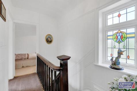 5 Bed Semi Detached property in Riddlesden