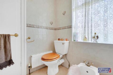 5 Bed Semi Detached property in Riddlesden