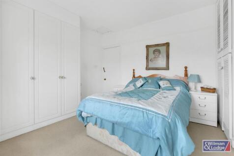 5 Bed Semi Detached property in Riddlesden