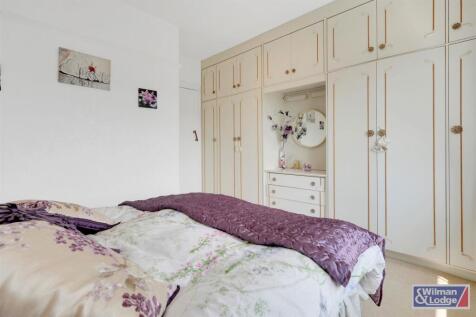 5 Bed Semi Detached property in Riddlesden