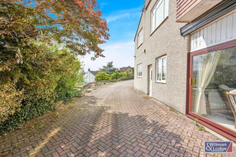 5 Bed Semi Detached property in Riddlesden
