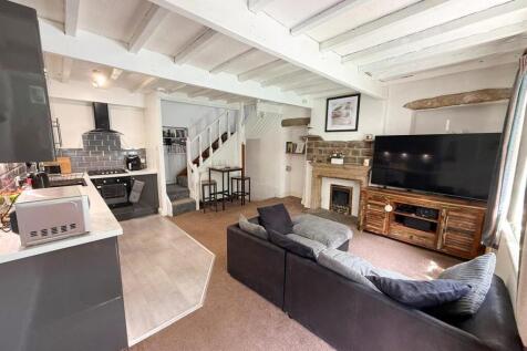 2 bed end terrace Silsden