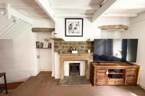2 bed end terrace Silsden