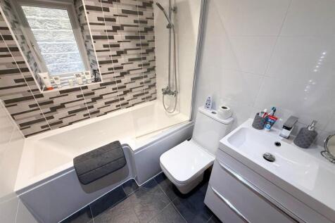 2 bed end terrace Silsden