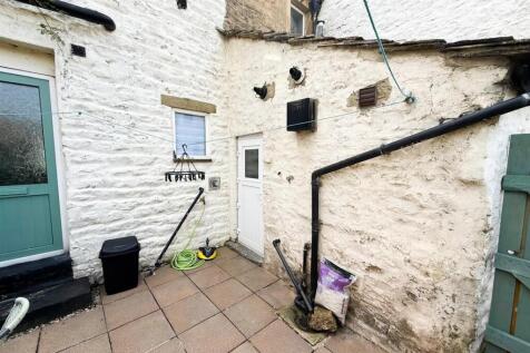 2 bed end terrace Silsden