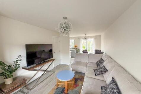 3 bed detached property, Silsden