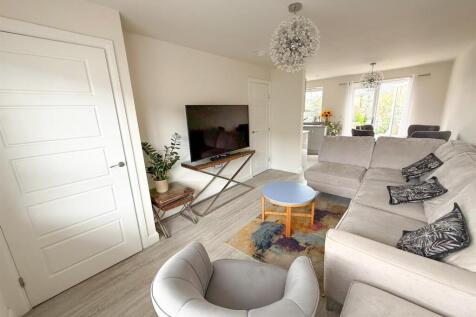 3 bed detached property, Silsden