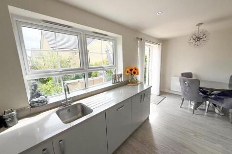 3 bed detached property, Silsden