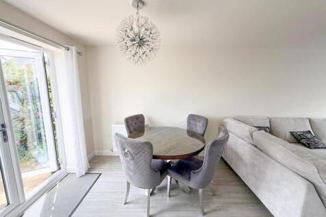 3 bed detached property, Silsden