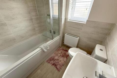 3 bed detached property, Silsden
