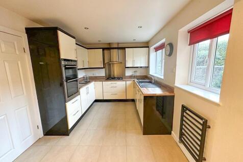 4 Bed Semi Silsden