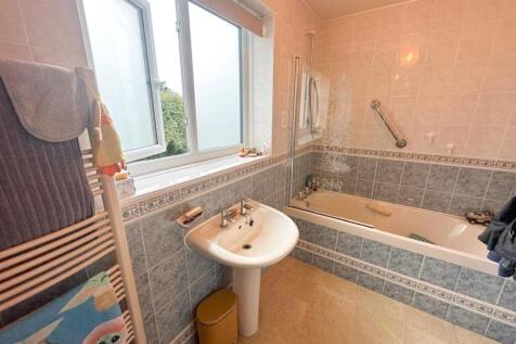 Four Bed Townhouse, Silsden 13