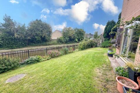 Four Bed Townhouse, Silsden 26