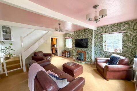 2 bed cottage, Silsden