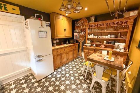 2 bed cottage, Silsden