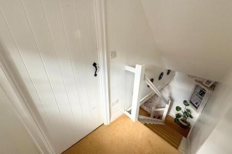 2 bed cottage, Silsden