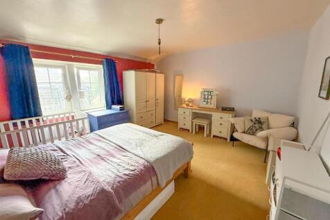 2 bed cottage, Silsden