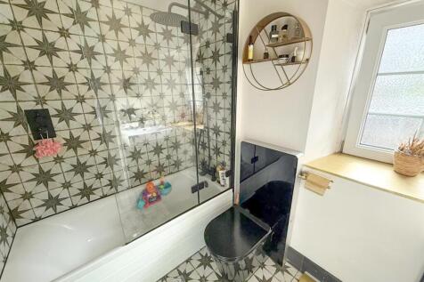 2 bed cottage, Silsden