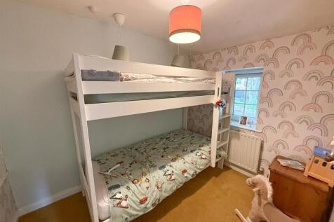 2 bed cottage, Silsden
