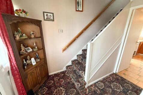 3 bed semi, Oakworth