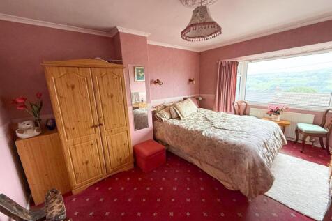 3 bed semi, Oakworth