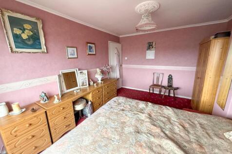 3 bed semi, Oakworth