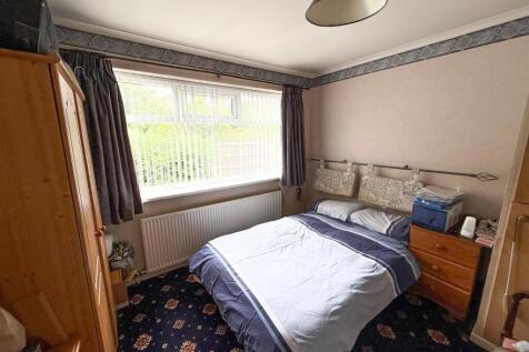 3 bed semi, Oakworth