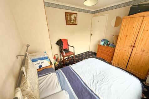 3 bed semi, Oakworth
