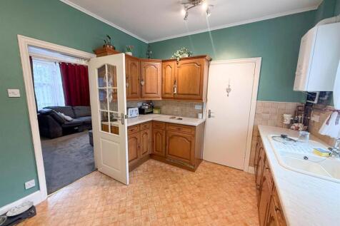 3 bed terrace, Silsden 7