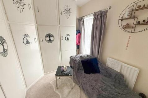 3 bed terrace, Silsden 11