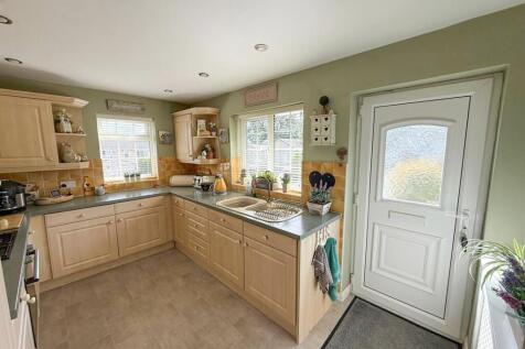 2 bed detached bungalow, Silsden 11
