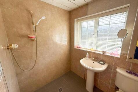 2 bed detached bungalow, Silsden 8