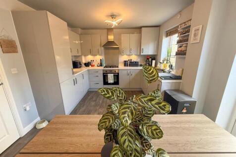 3 bed semi, Silsden