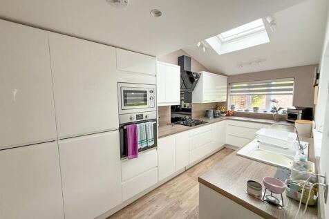3 Bed Detached, Silsden