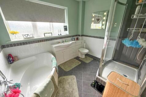 3 Bed Detached, Silsden