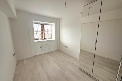 2 Bed Apartment, Riddlesden