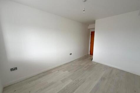 2 Bed Apartment, Riddlesden