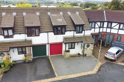 7 Calder Way - Front 002.jpg
