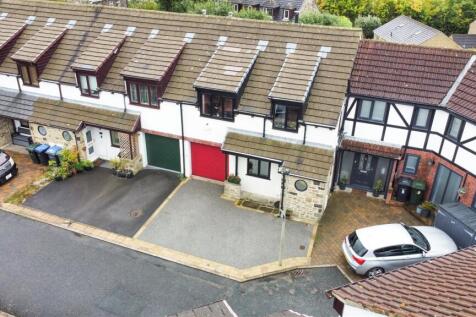 7 Calder Way - Front 003.jpg