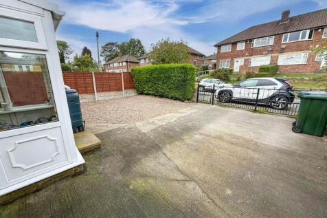 2 bed semi-detached bungalow, Silsden 14